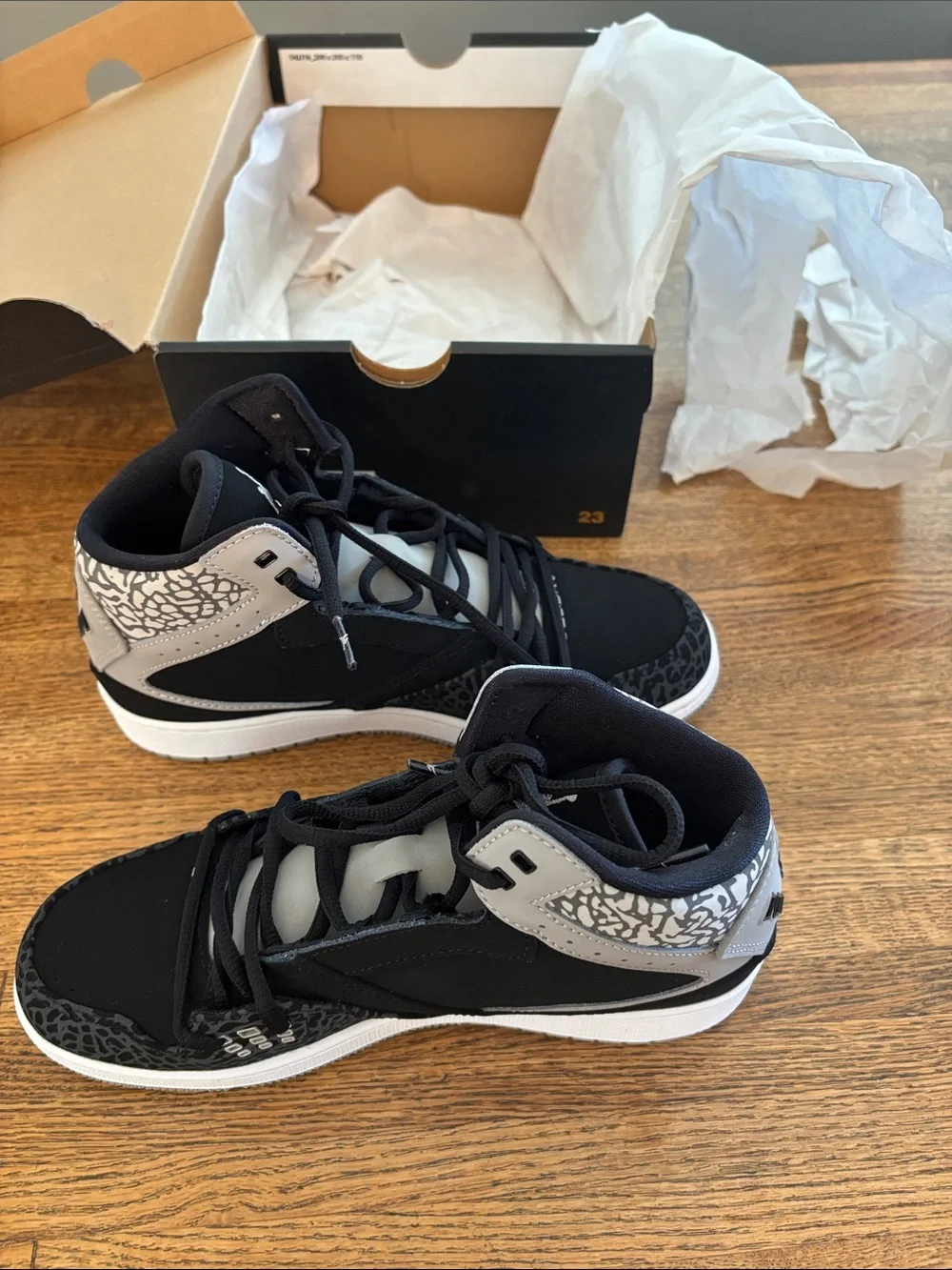 Jordan 1 Flight Youth Sz 6Y Black & Gray High-Top Sneakers with Elephant Print